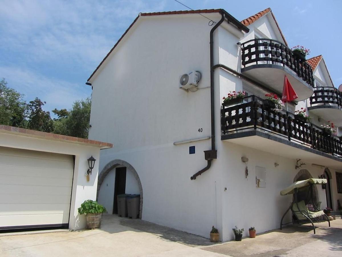 Apartments Marijana Srsici Exterior photo